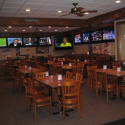 Buckets Pub - Dining Room
