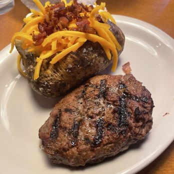 Texas Roadhouse - 6 oz sirloin and Baked Potato - Steakhouses Near Me - Durham, North Carolina Texas Roadhouse - 6 oz sirloin and Baked Potato - Steakhouses Near Me - Durham, North Carolina