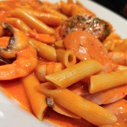 Dickens Restaurant - 玫瑰汁意大利腸燴意粉 (Mild Italian Sausage in Rose Sauce over Pasta)