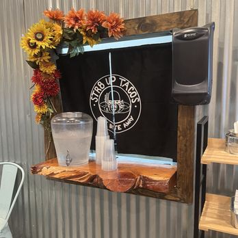 Str8 Up Tacos - Mexican Near Me - Lakewood, California
