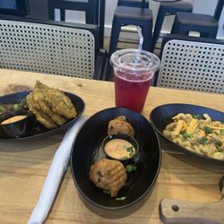 Vegan On The Island - Here you have rasta pasta, really good. Vegan wings & fritters.