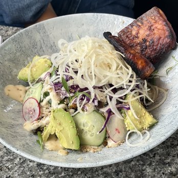 Earls Kitchen + Bar - Salmon Zen Bowl - New American Near Me - Miami, Florida