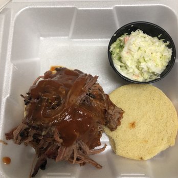 Smokie Joe's BBQ - pulled pork and coleslaw - Food Trucks Near Me - Richmond, Virginia