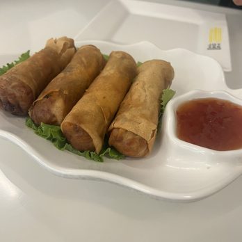 Joy Yee Noodle - 4 Vietnamese Fried Egg Rolls - Chinese Near Me - Chicago, Illinois