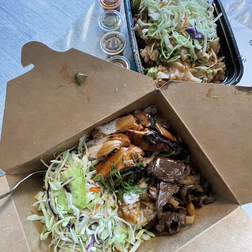 Buddha Bruddah - Chicken & beef combo, Phad See Ew with Tofu - Asian Fusion Near Me - Seattle, Washington Buddha Bruddah - Chicken & beef combo, Phad See Ew with Tofu - Asian Fusion Near Me - Seattle, Washington