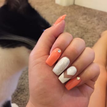 Bombshell Nail & Spa - Nail set #38373 done by Peter and all my studs lasted a whole entire 3 weeks!! :) - Nail Salons Near Me - Las Vegas, Nevada
