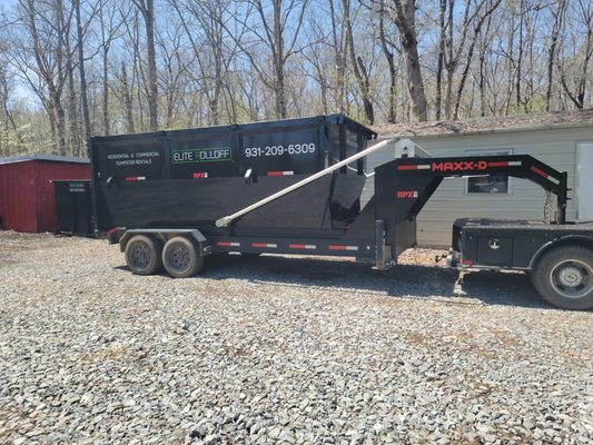 24-yard Dumpster Rental - Choosing the right dumpster rental for your project can depend on a few factors:
-What kind of project are you working on?
-How much debris and what type of materials are you getting rid of?
-Where will you be placing your dumpster rental?
Our highly qualified staff can assist in making sure you are renting the right size dumpster for your project so that you are maximizing the use of your rental.
24-yard Dumpster (7’x20’x5’)
Dimensions can vary based on manufacturer.
Using a pick-up truck with an 8-foot bed for reference, when filled to the top, a 24-yard dumpster could save you roughly 12 trips to dump your materials.
24-yard dumpsters are perfect for:
Home Improvement Projects
Large Garage or Basement Cleanout
Deck demo
Roofing Jobs 24-yard Dumpster Rental - Choosing the right dumpster rental for your project can depend on a few factors:
-What kind of project are you working on?
-How much debris and what type of materials are you getting rid of?
-Where will you be placing your dumpster rental?
Our highly qualified staff can assist in making sure you are renting the right size dumpster for your project so that you are maximizing the use of your rental.
24-yard Dumpster (7’x20’x5’)
Dimensions can vary based on manufacturer.
Using a pick-up truck with an 8-foot bed for reference, when filled to the top, a 24-yard dumpster could save you roughly 12 trips to dump your materials.
24-yard dumpsters are perfect for:
Home Improvement Projects
Large Garage or Basement Cleanout
Deck demo
Roofing Jobs