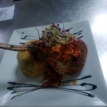 Lenel Restaurant - Seafood Near Me - Arecibo, Puerto Rico
