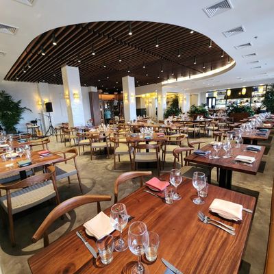 Henrietta's Bayfront Restaurant by null