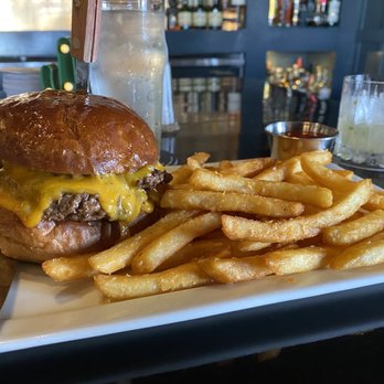 Morrison - Smash Burger (Happy Hour) - Gastropubs Near Me - Los Angeles, California