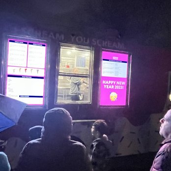 Scream Truck - Truck at night - Food Trucks Near Me Scream Truck - Truck at night - Food Trucks Near Me