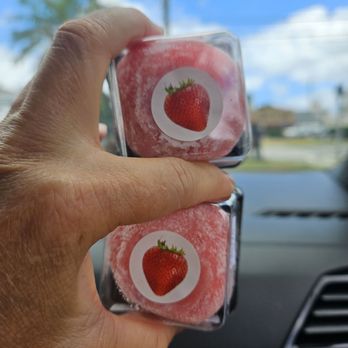 Kansai Yamato - Strawberry mochi (I think there's some white bean inside) - Desserts Near Me - Honolulu, Hawaii Kansai Yamato - Strawberry mochi (I think there's some white bean inside) - Desserts Near Me - Honolulu, Hawaii