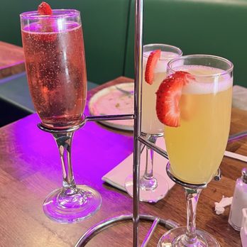Madres Brunch - Mimosa flight - Breakfast & Brunch Near Me - Riverside, California
