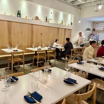 Yang’s Kitchen - Inside - Asian Fusion Near Me - Alhambra, California