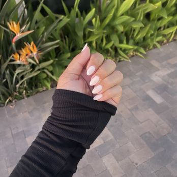 Onyxx Nail Lounge - Gel manicure (color - coconut) - Nail Salons Near Me - Redondo Beach, California