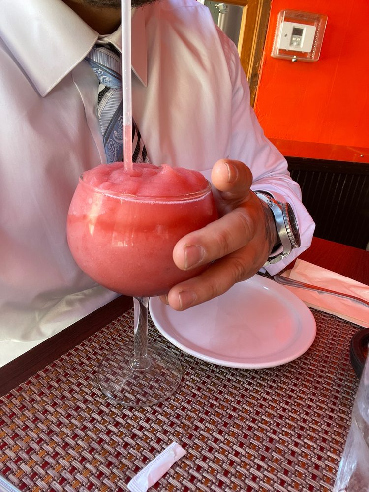 Armando's Dakota Bar & Grill