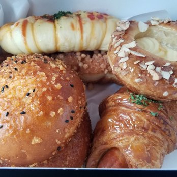 Paris Baguette - Assortment of pastries, including the curry bun, crab bun, and cheese danish - Bakeries Near Me - Beaverton, Oregon Paris Baguette - Assortment of pastries, including the curry bun, crab bun, and cheese danish - Bakeries Near Me - Beaverton, Oregon