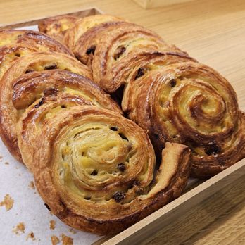 Paris Baguette - Disappointing, doughy and flavorless pain aux raisins - Bakeries Near Me - Henrico, Virginia