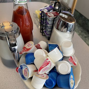 Omega Restaurant - Table condiments. - American Near Me - Milpitas, California