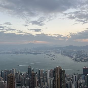太平山頂 - Skyline and Pier - Landmarks & Historical Buildings Near Me - Hong Kong, HK