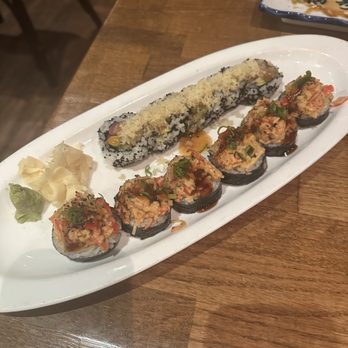 Umai - Dynamite and Sweet Potato Tempura roll - Japanese Near Me - Chicago, Illinois