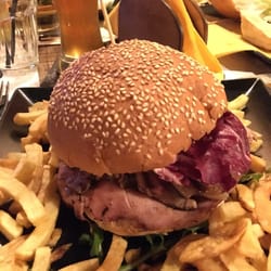 Kloster Bier - Panino della settimana: straccetti di pancetta, burro alle noci, salsa tartara, prosciutto foresta nera e fior di latte di Agerola