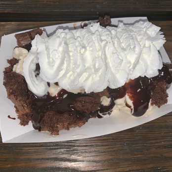 Cafe Cream - Brownie sundae - Ice Cream & Frozen Yogurt Near Me - Maysville, Kentucky Cafe Cream - Brownie sundae - Ice Cream & Frozen Yogurt Near Me - Maysville, Kentucky