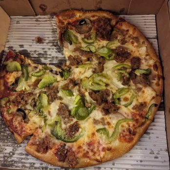 Little Star Pizza - Classic deep dish (I think?) - Pizza Near Me - San Francisco, California