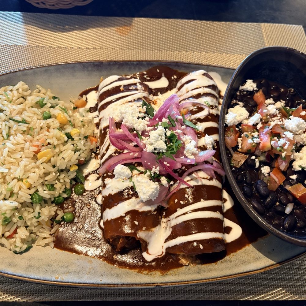 Que Pasa - Nice presentation of my meal - Mexican Near Me - Bakersfield, California Que Pasa - Nice presentation of my meal - Mexican Near Me - Bakersfield, California