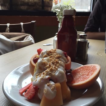 Azul 18 - Fruit Plate without banana - New American Near Me - Chicago, Illinois
