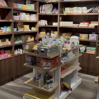 MOMOPET - MoMoPet has a nice selection of cat food and treats that are usually only available overseas. - Pet Stores Near Me - Irvine, California MOMOPET - MoMoPet has a nice selection of cat food and treats that are usually only available overseas. - Pet Stores Near Me - Irvine, California