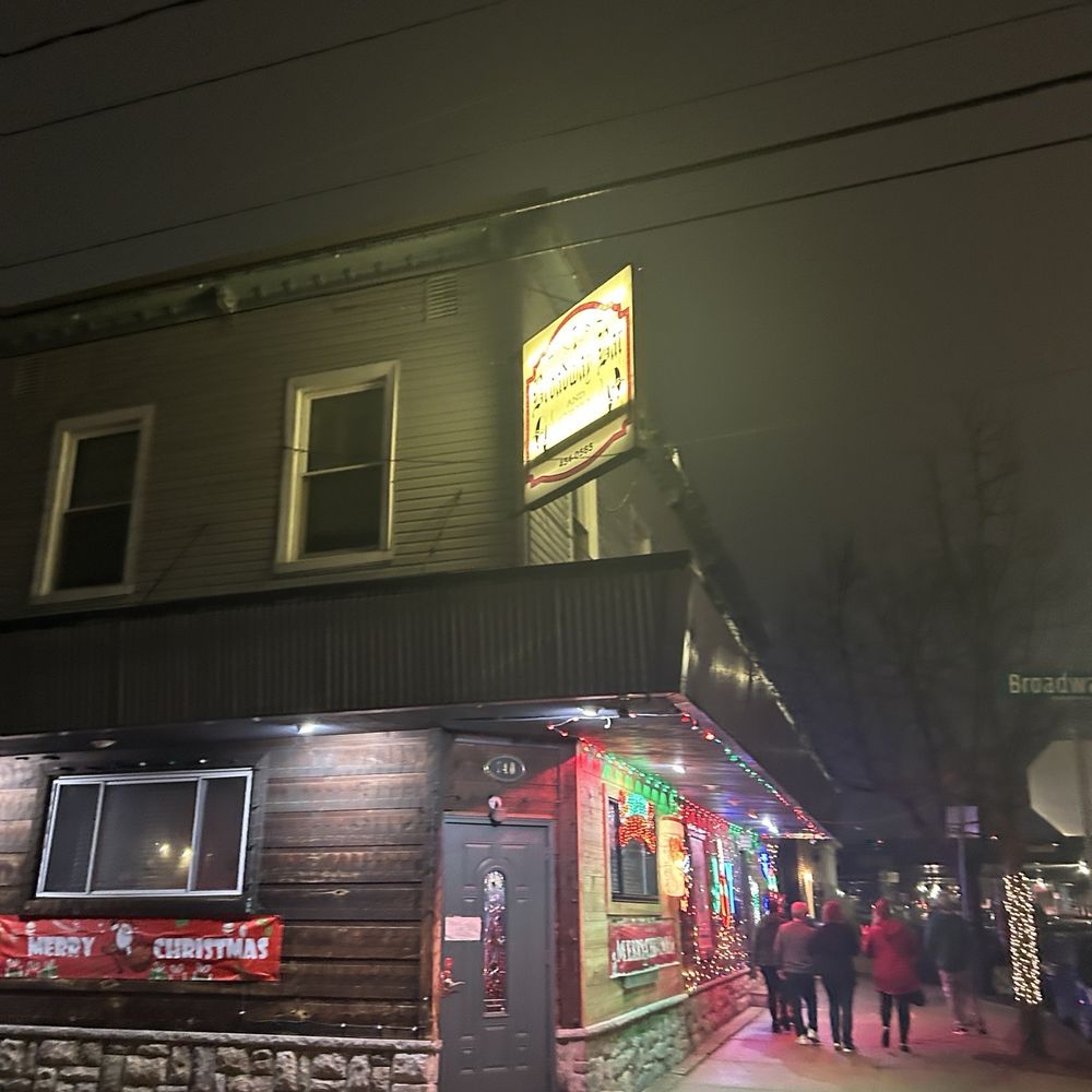 Broadway Bar - Bars Near Me - Grand Rapids, Michigan