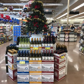 Ralphs - Wine display - Grocery Near Me - Riverside, California