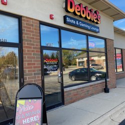Debbie's Slots Lounge