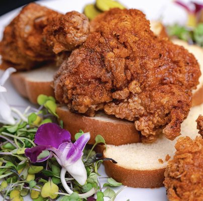 Noir Kitchen & Cocktails by null