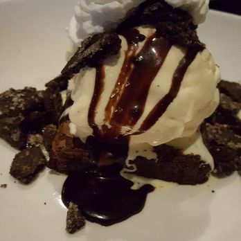 110 Grill - Oreo Sundae was great after dinner. - New American Near Me - Woburn, Massachusetts