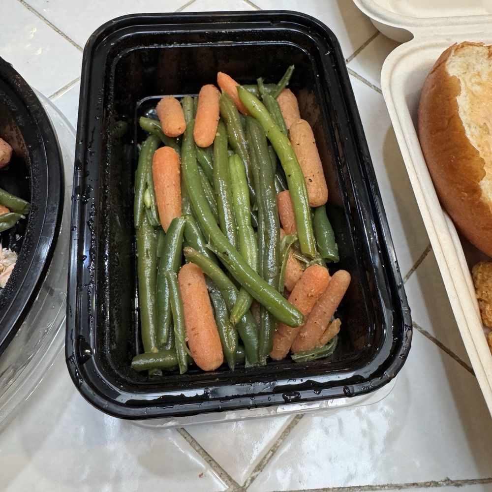 Torches Petaluma - Green beans and carrots - Cocktail Bars Near Me - Petaluma, California Torches Petaluma - Green beans and carrots - Cocktail Bars Near Me - Petaluma, California