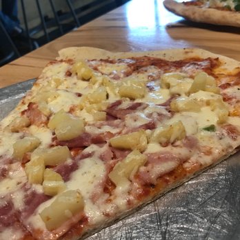 Lazy Moon Pizza - Pizza Near Me - Orlando, Florida