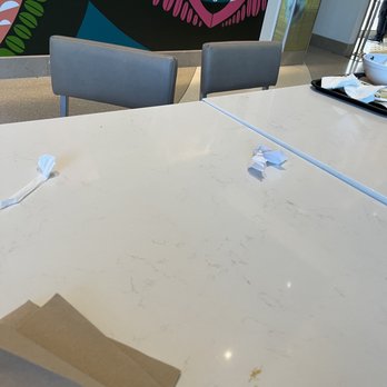 Bento - Dirty tables. - Sushi Bars Near Me - Oxon Hill, Maryland