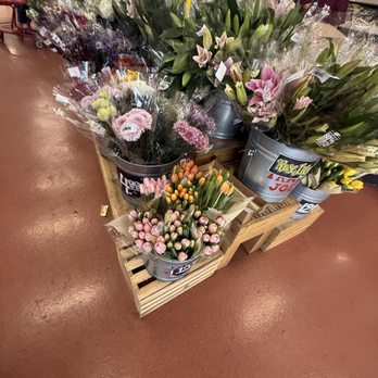 Trader Joe's - Grocery Near Me - Woodland Hills, California