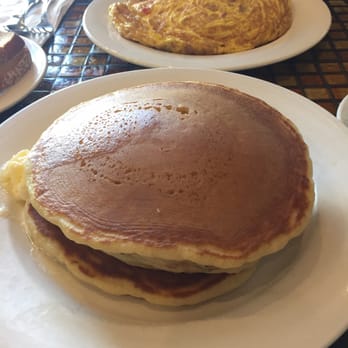 Good Eats - Disappointing Chocolate chip pancakes - Diners Near Me - Maspeth, New York