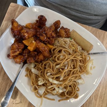 Hidden Dumpling House - Orange chicken. Chow mein. Fried rice. Egg roll. - Chinese Near Me - Elk Grove, California Hidden Dumpling House - Orange chicken. Chow mein. Fried rice. Egg roll. - Chinese Near Me - Elk Grove, California