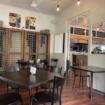 Mavis's Kitchen Restaurant - Inside view - Restaurants Near Me - Mount Warning, NSW