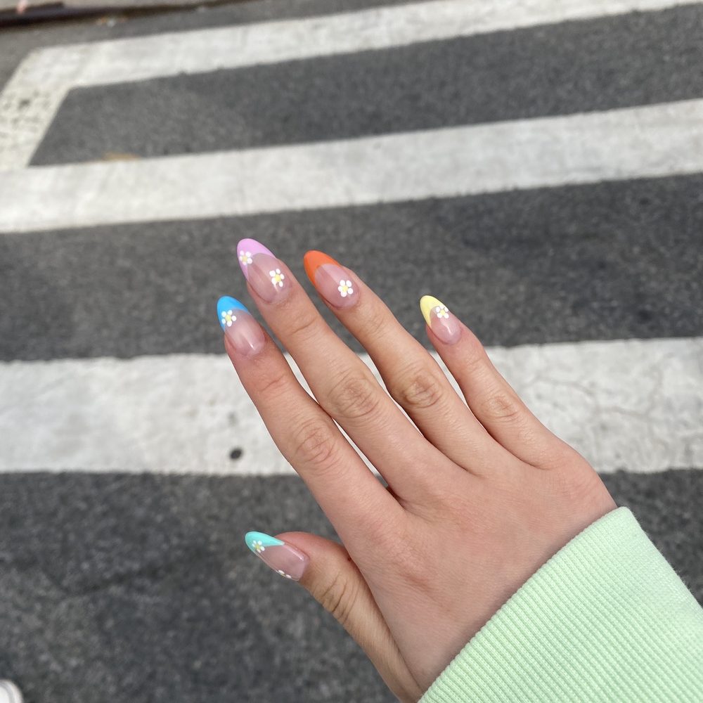 Tropical Leaf - set was $75 - Nail Salons Near Me - Brooklyn, New York Tropical Leaf - set was $75 - Nail Salons Near Me - Brooklyn, New York