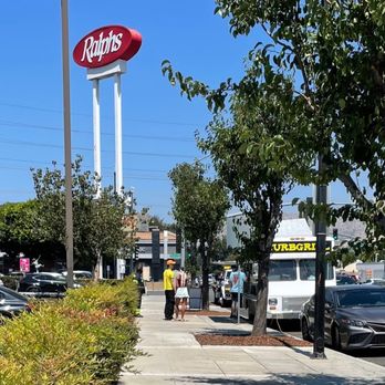 Curbgrill - Conveniently located at the corner of Victory & Buena Vista in Burbank. - Breakfast & Brunch Near Me - Montrose , California