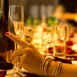 Saratoga Luxury Limo - A night o the town is perfect when it starts and ends with limousine service provided by Saratoga Luxury Limo...