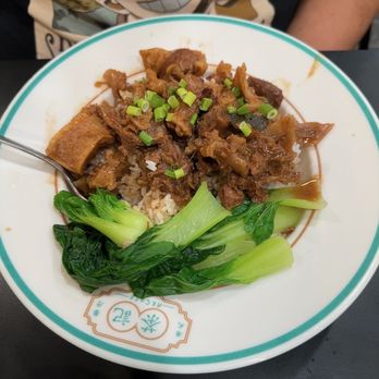 HK Cafe - Chu Hon Beef Brisket & Beef Tendon with Rice ($18.99) - Cantonese Near Me - Honolulu, Hawaii HK Cafe - Chu Hon Beef Brisket & Beef Tendon with Rice ($18.99) - Cantonese Near Me - Honolulu, Hawaii