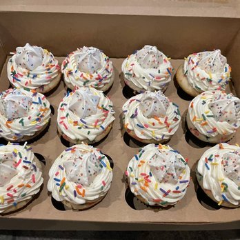 Royal Velvets Desserts - Royal Confetti cupcakes - Cupcakes Near Me Royal Velvets Desserts - Royal Confetti cupcakes - Cupcakes Near Me