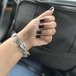 L A Nail Salon - Black Gel polish