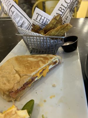 Bee's Pastry Café by null